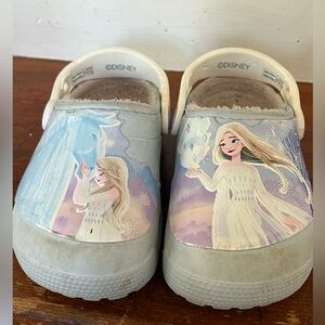 CROCS SIZE 10US. Disney WORN